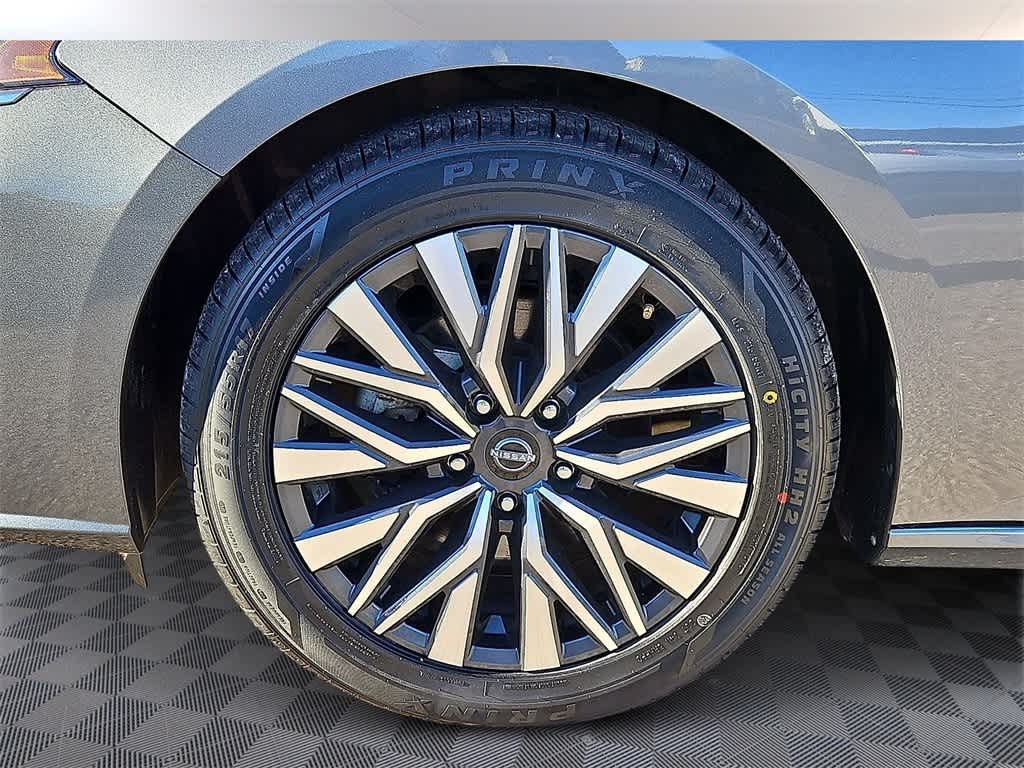 Thumbnail: 2024 Nissan Altima - 8
