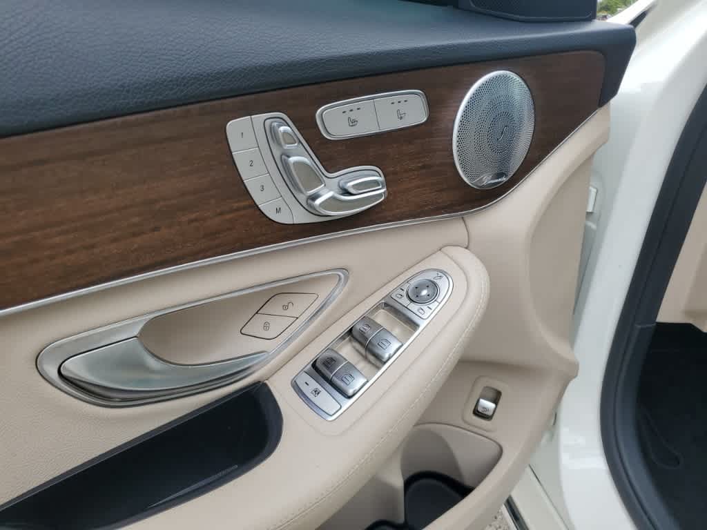 Thumbnail: 2020 Mercedes-Benz C-Class - 17