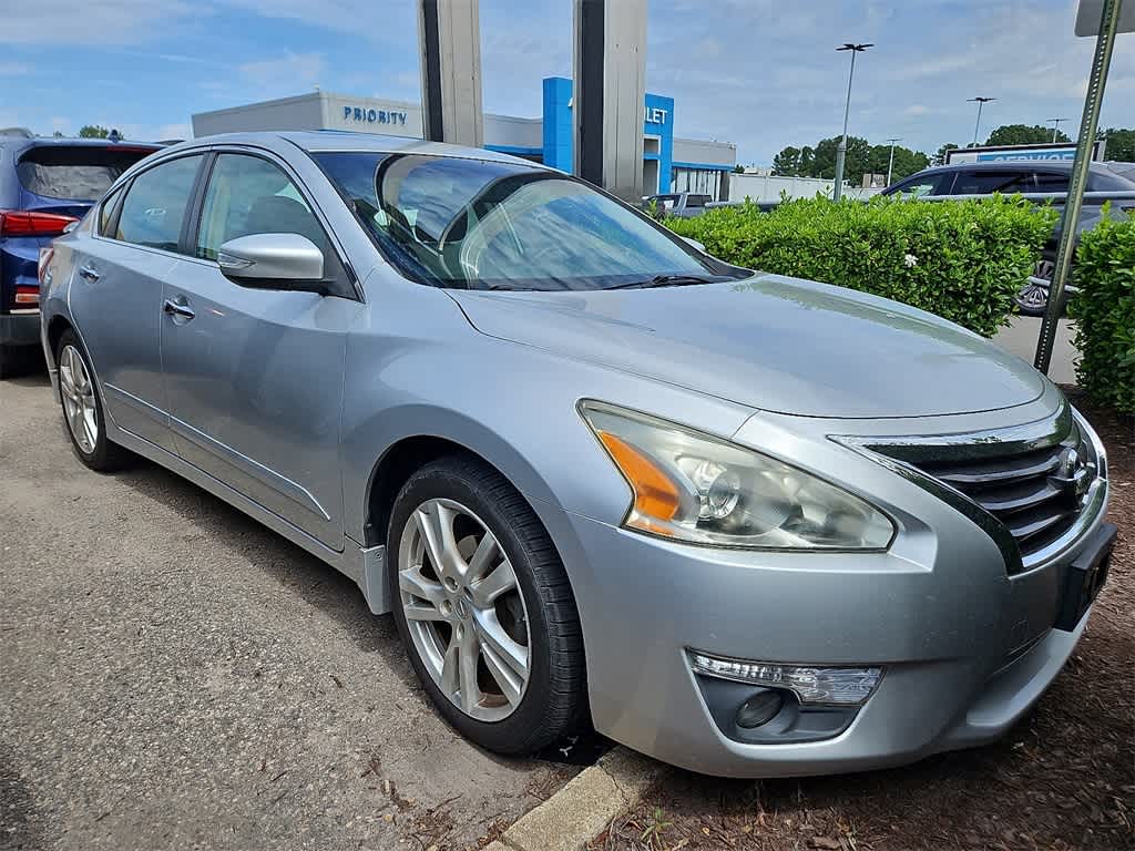 Thumbnail: 2013 Nissan Altima - 2