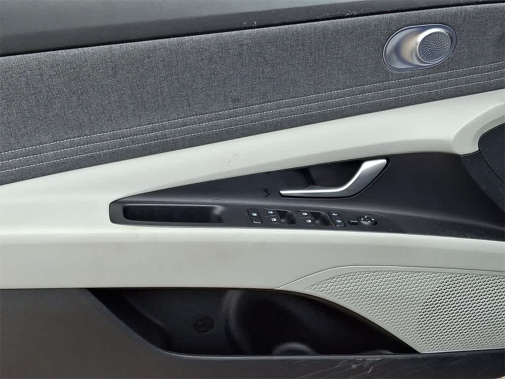 Thumbnail: 2025 Hyundai Elantra - 11