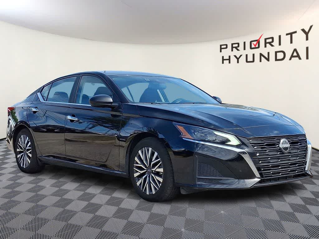 Thumbnail: 2025 Nissan Altima - 3