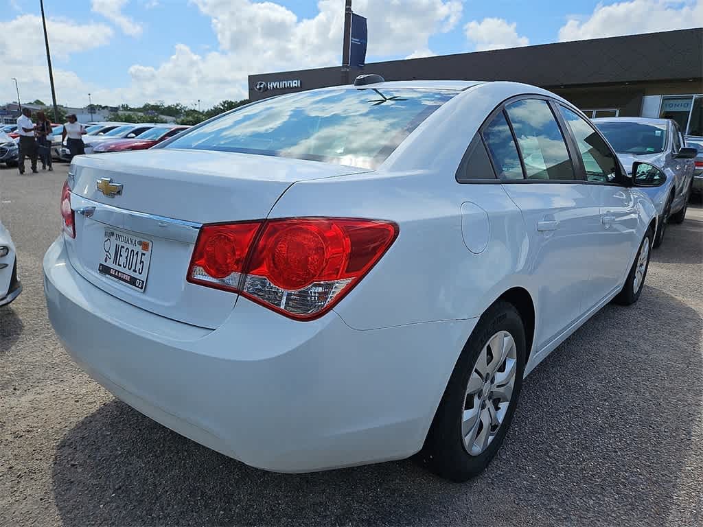 Thumbnail: 2015 Chevrolet Cruze - 3