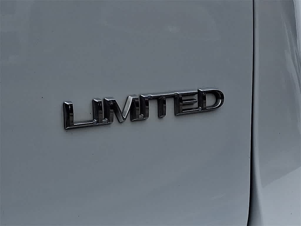 Thumbnail: 2018 Chrysler Pacifica - 33