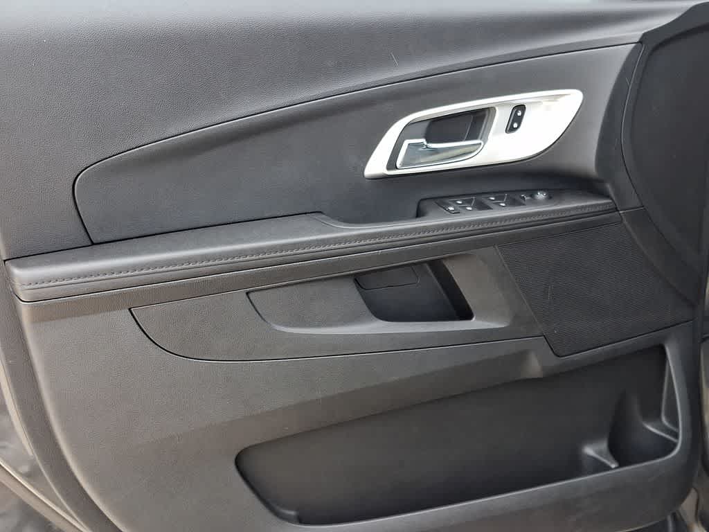 Thumbnail: 2017 Chevrolet Equinox - 11