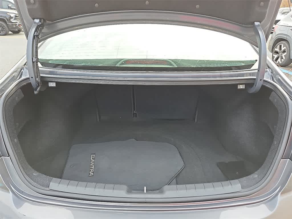 Thumbnail: 2019 Hyundai Elantra - 28