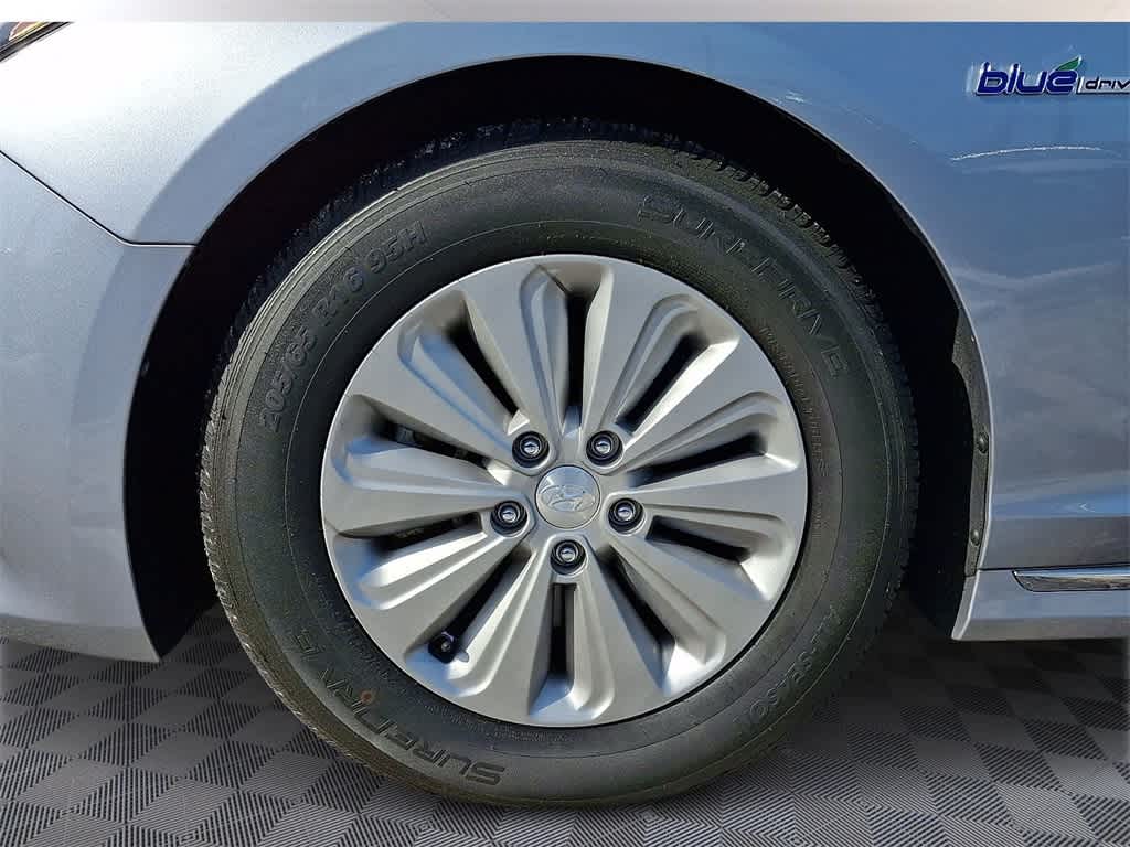 Thumbnail: 2016 Hyundai Sonata - 8