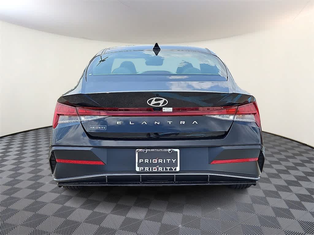 2024 Hyundai Elantra SEL 5