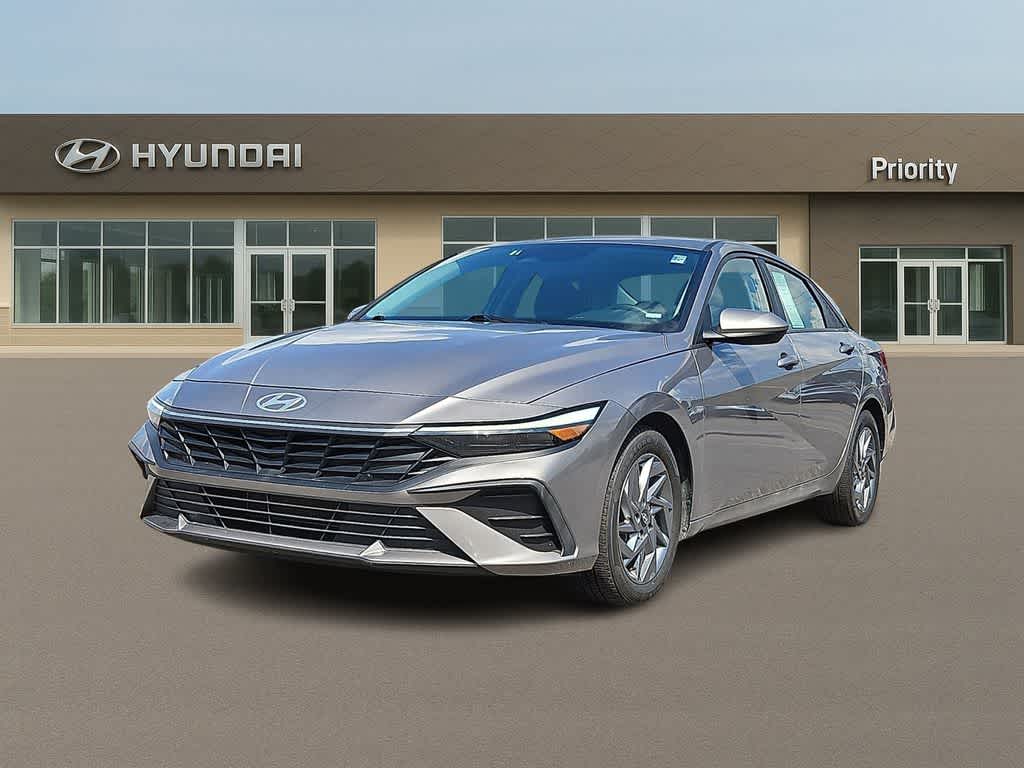Thumbnail: 2024 Hyundai Elantra - 1