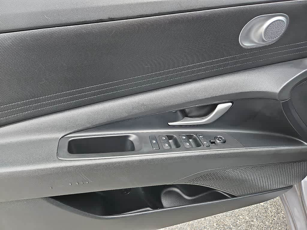 Thumbnail: 2024 Hyundai Elantra - 10