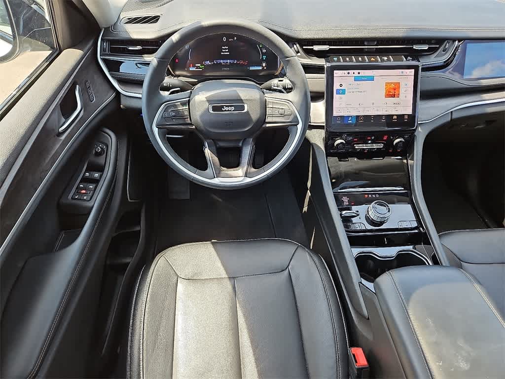 Thumbnail: 2023 Jeep Grand Cherokee - 11