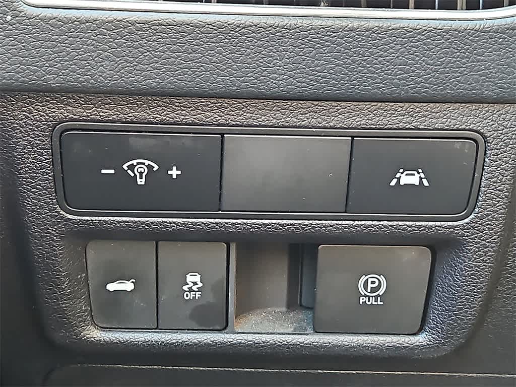 Thumbnail: 2023 Hyundai Sonata - 25