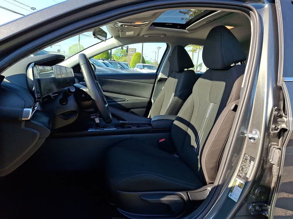 Thumbnail: 2025 Hyundai Elantra - 13