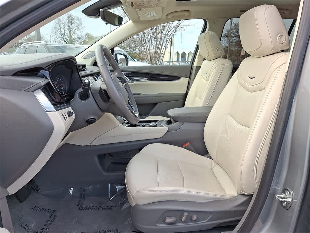 Thumbnail: 2024 Cadillac XT6 - 15