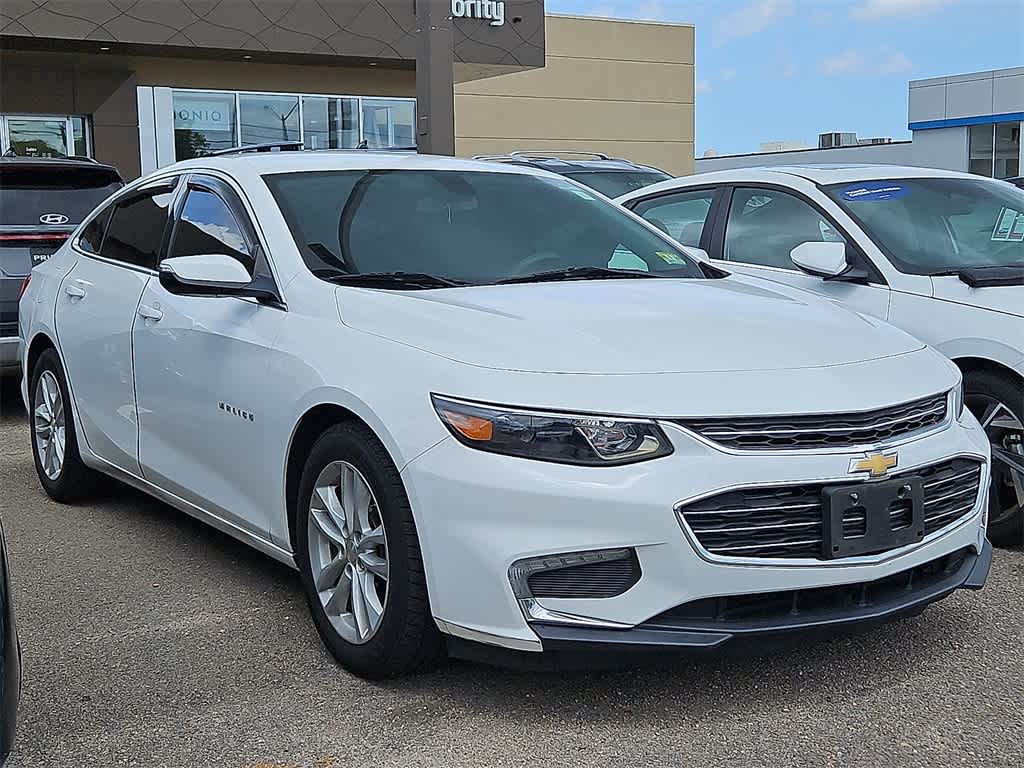 Thumbnail: 2017 Chevrolet Malibu - 2