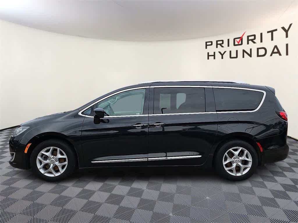Thumbnail: 2019 Chrysler Pacifica - 7