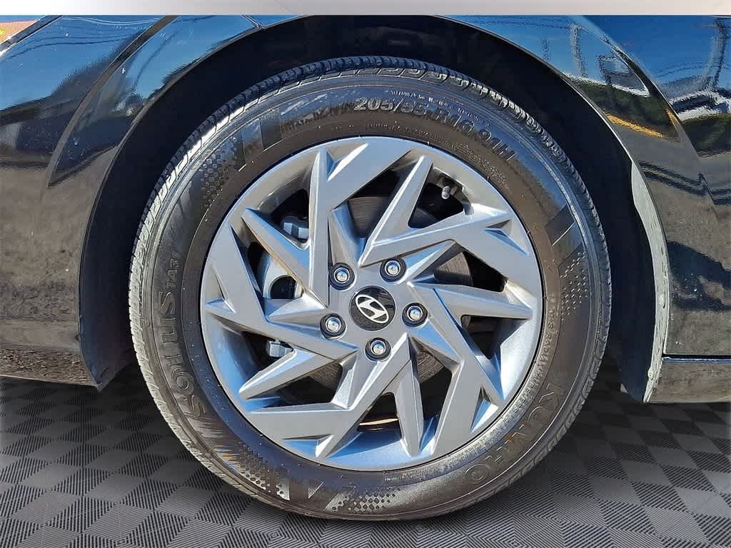 Thumbnail: 2024 Hyundai Elantra - 8