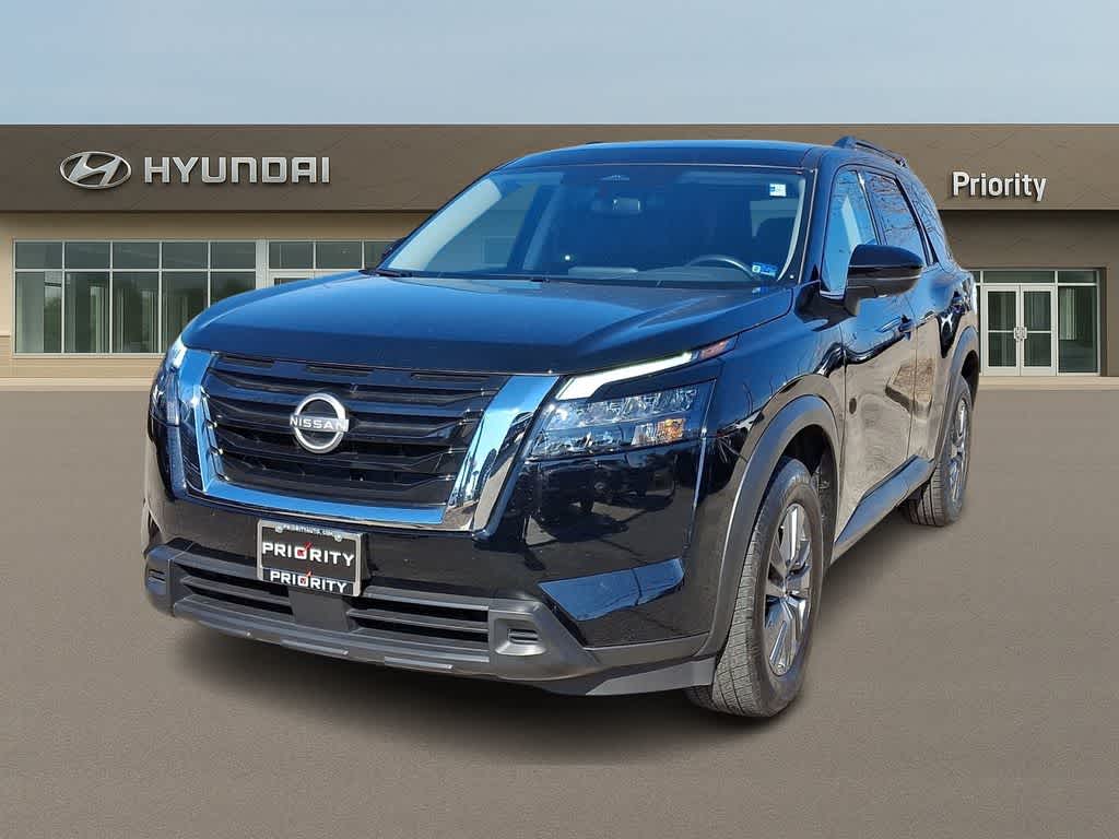 Thumbnail: 2024 Nissan Pathfinder - 1