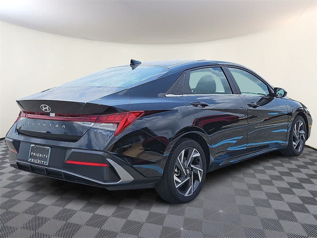 2024 Hyundai Elantra SEL 4