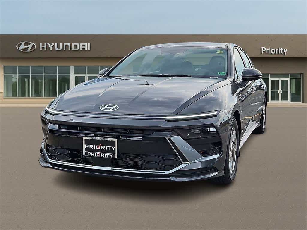 2025 Hyundai Sonata SE Hero Image