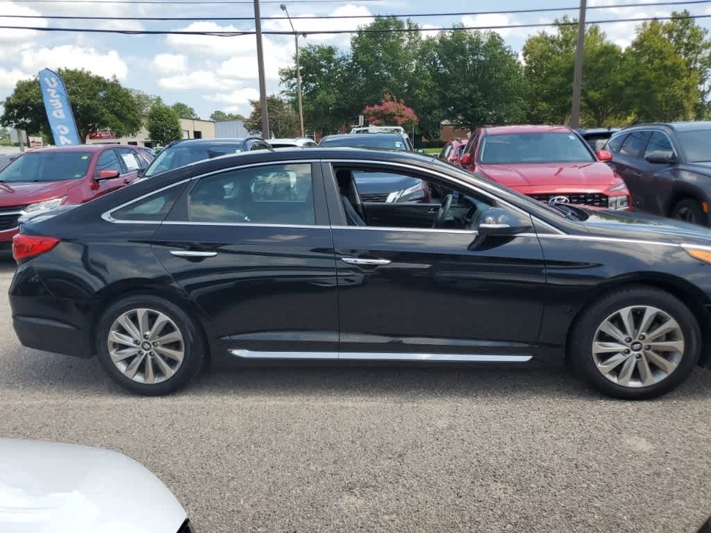 Thumbnail: 2017 Hyundai Sonata - 4