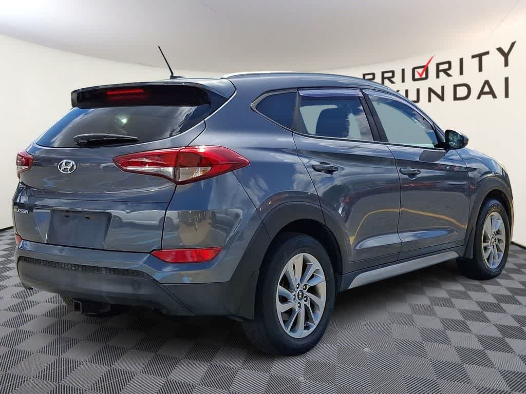 Thumbnail: 2017 Hyundai Tucson - 4