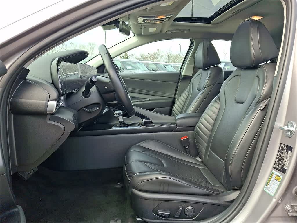 Thumbnail: 2025 Hyundai Elantra - 12