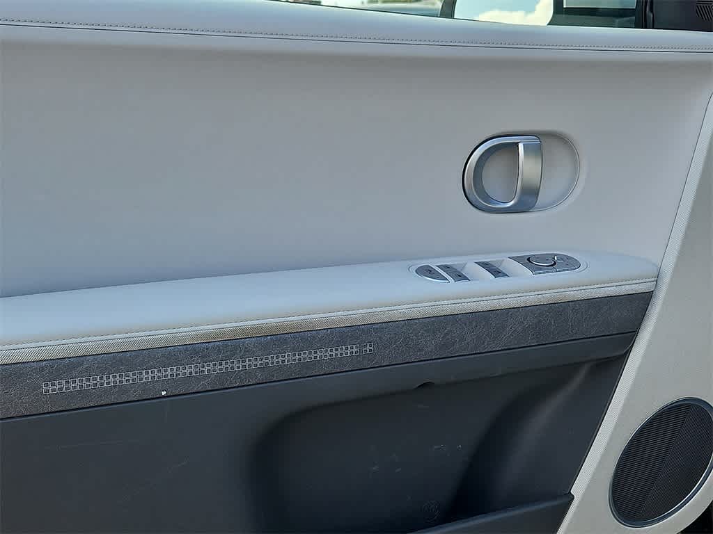 Thumbnail: 2023 Hyundai Ioniq 5 - 12