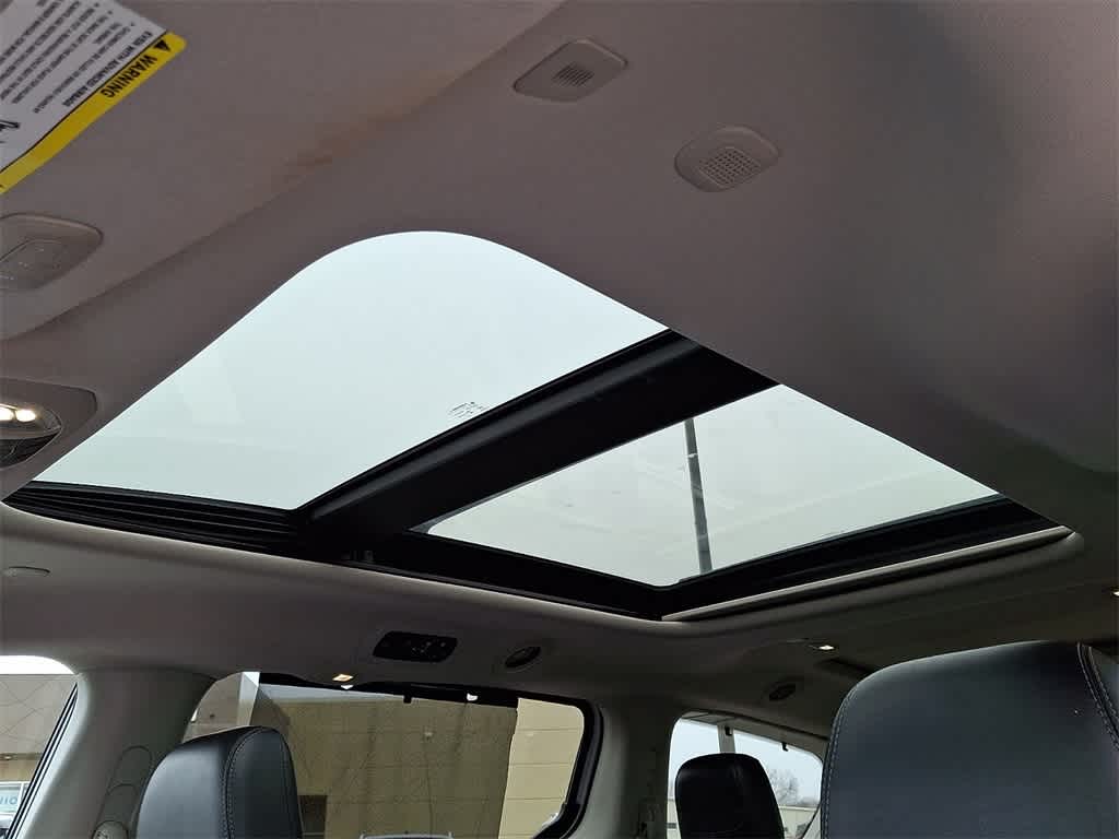 Thumbnail: 2018 Chrysler Pacifica - 14