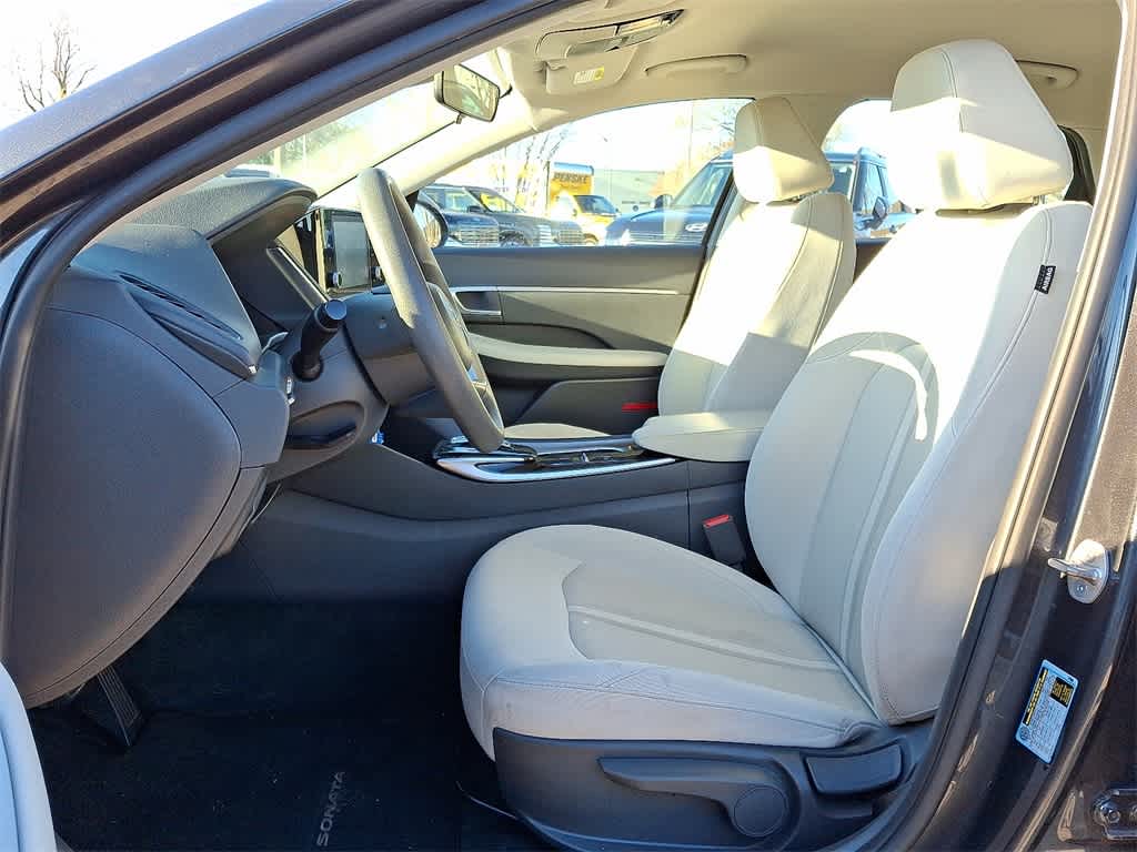 Thumbnail: 2023 Hyundai Sonata - 13