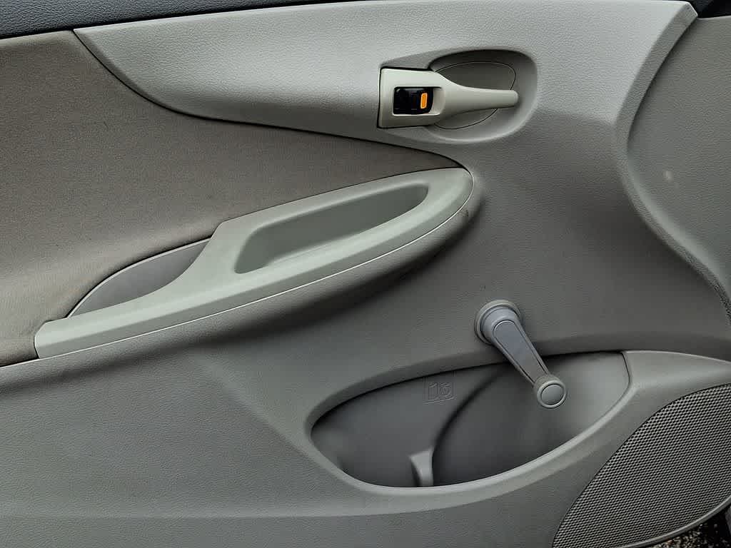Thumbnail: 2010 Toyota Corolla - 15