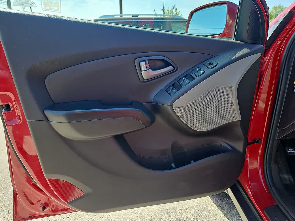 Thumbnail: 2015 Hyundai Tucson - 12