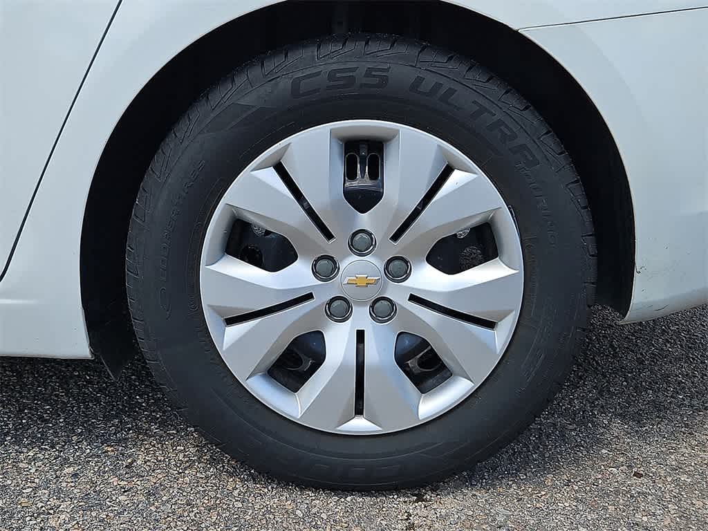 Thumbnail: 2015 Chevrolet Cruze - 4