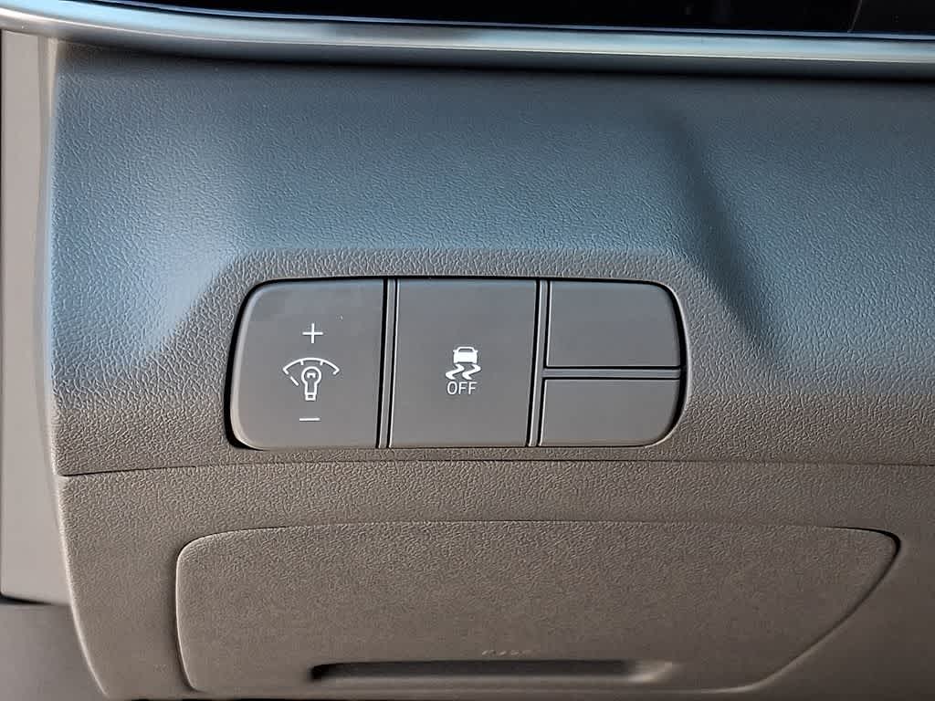 Thumbnail: 2025 Hyundai Elantra - 23