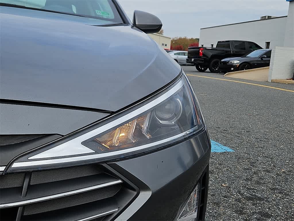 Thumbnail: 2019 Hyundai Elantra - 9