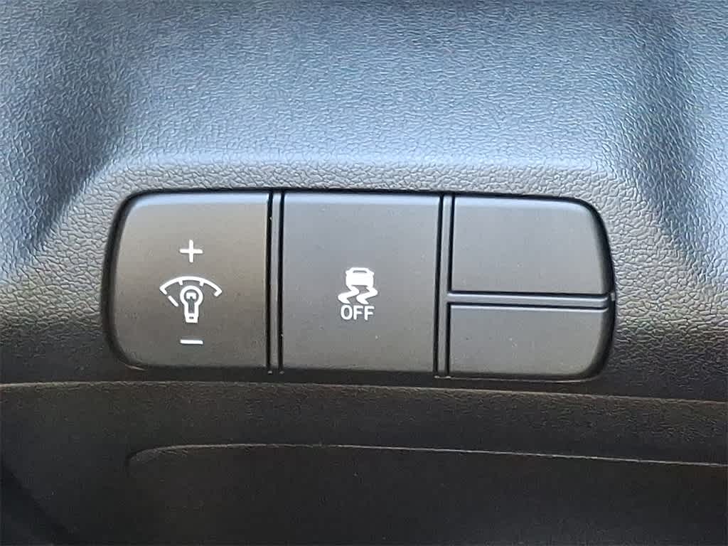 Thumbnail: 2025 Hyundai Elantra - 23