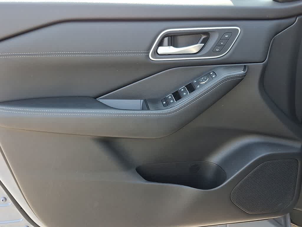 Thumbnail: 2024 Nissan Rogue - 12