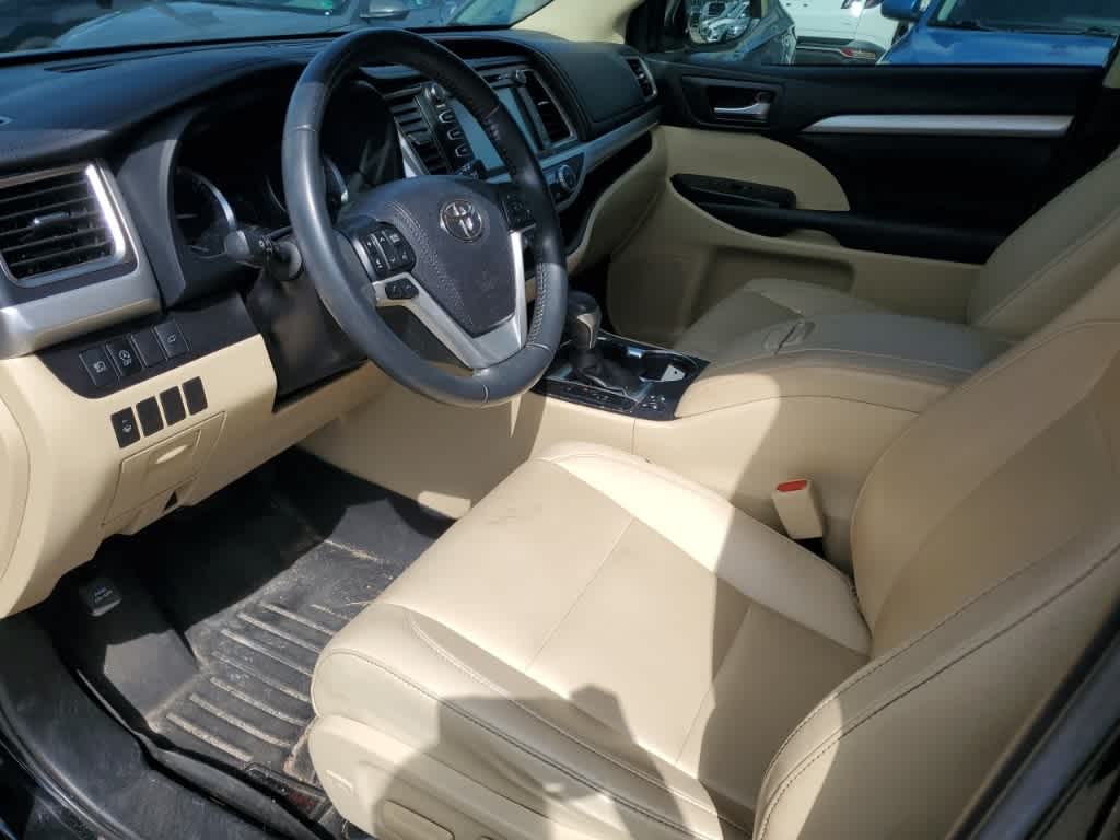 Thumbnail: 2019 Toyota Highlander - 13