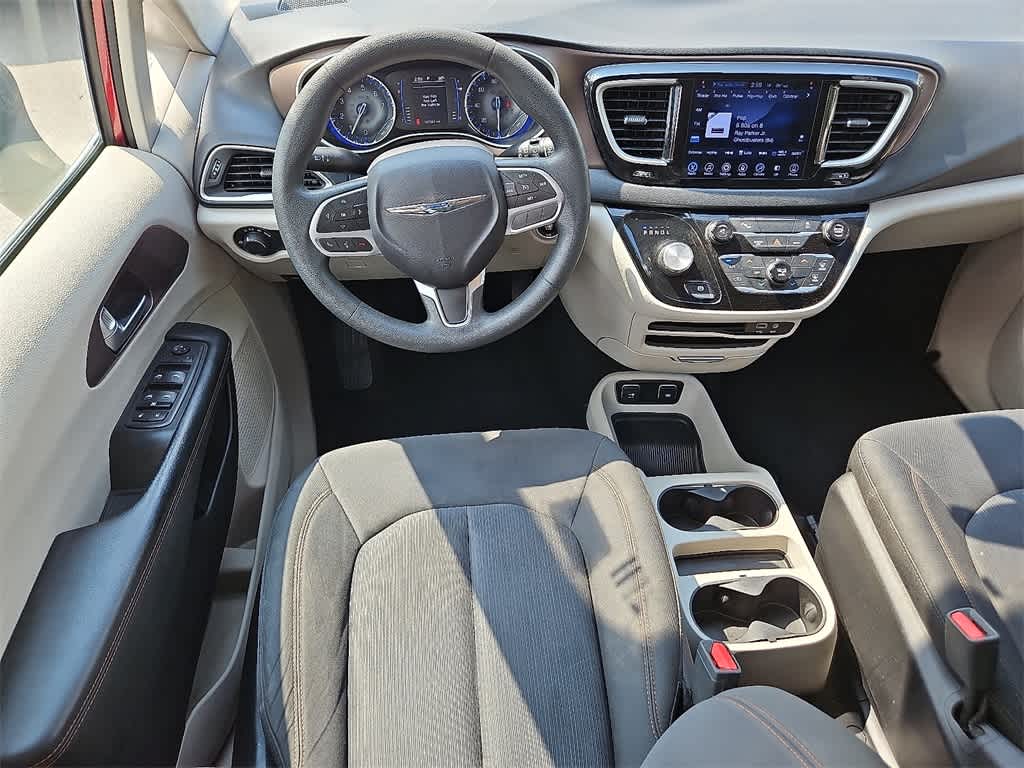 Thumbnail: 2017 Chrysler Pacifica - 12