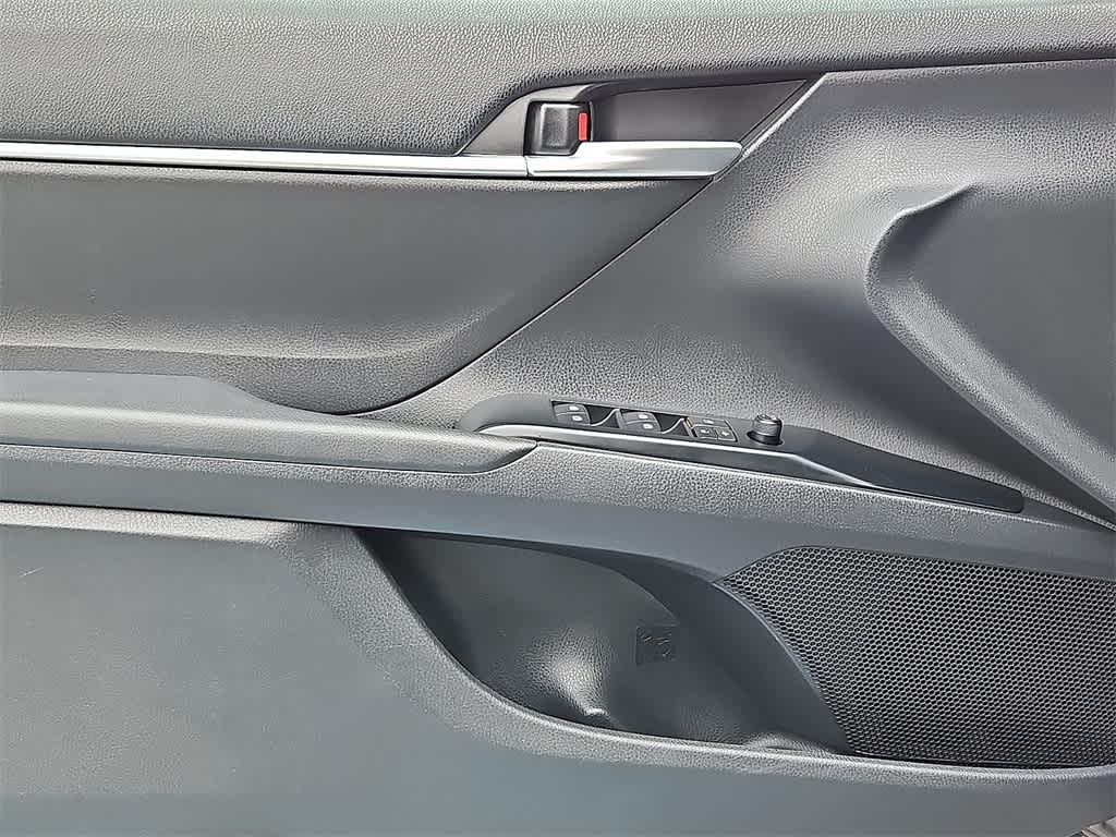 Thumbnail: 2018 Toyota Camry - 12