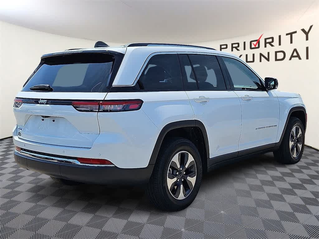 Thumbnail: 2023 Jeep Grand Cherokee - 4