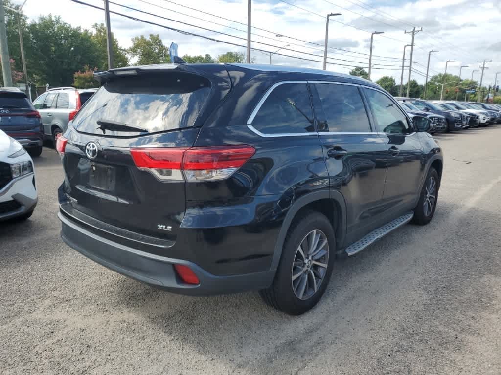 Thumbnail: 2019 Toyota Highlander - 5