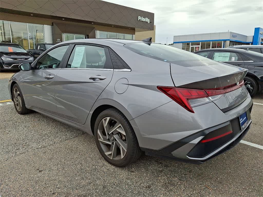 Thumbnail: 2025 Hyundai Elantra - 4