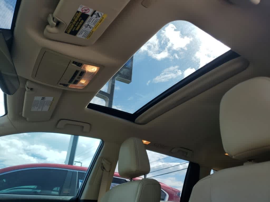 Thumbnail: 2019 Toyota Highlander - 23