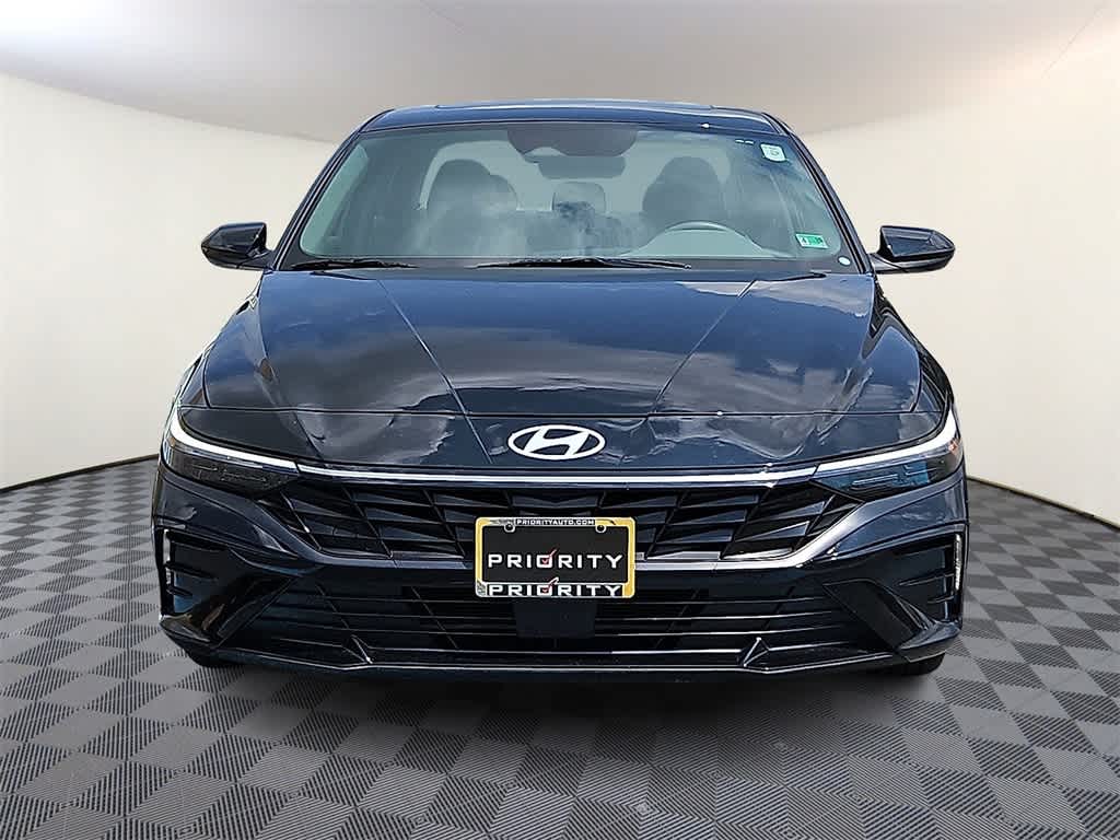 2024 Hyundai Elantra SEL 2