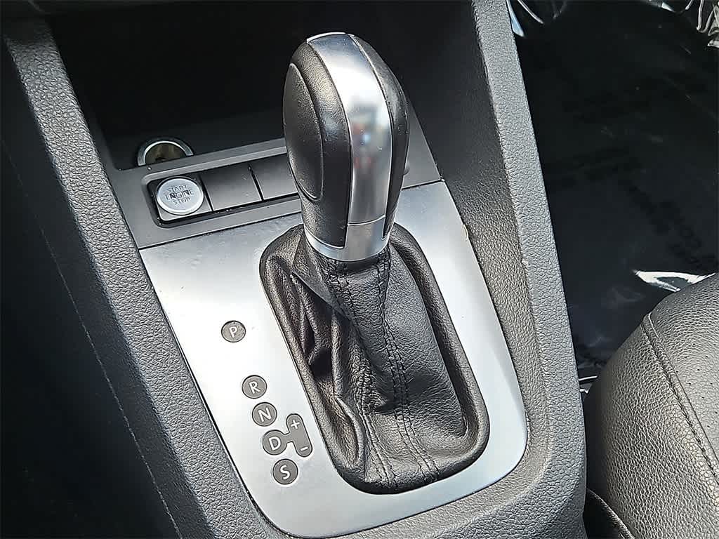 Thumbnail: 2014 Volkswagen Jetta - 15