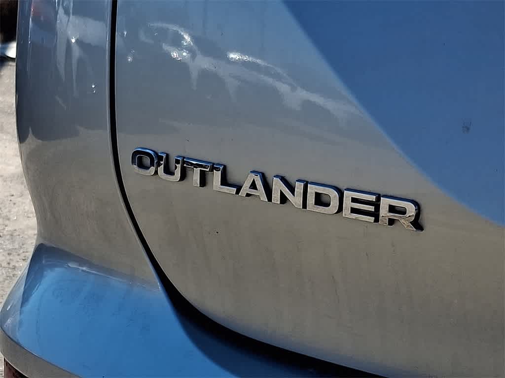 Thumbnail: 2024 Mitsubishi Outlander - 31