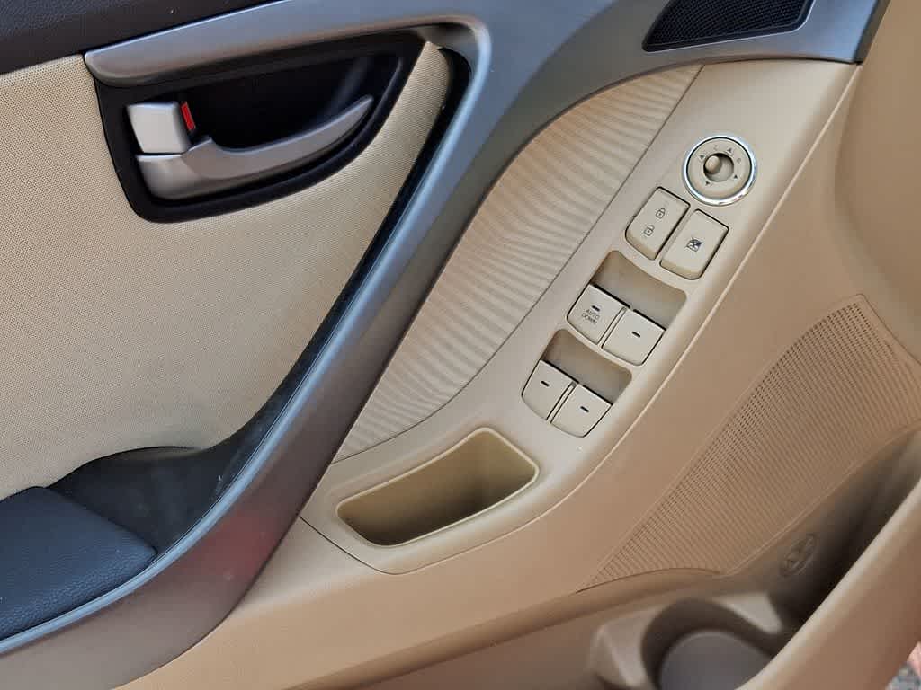 Thumbnail: 2012 Hyundai Elantra - 14