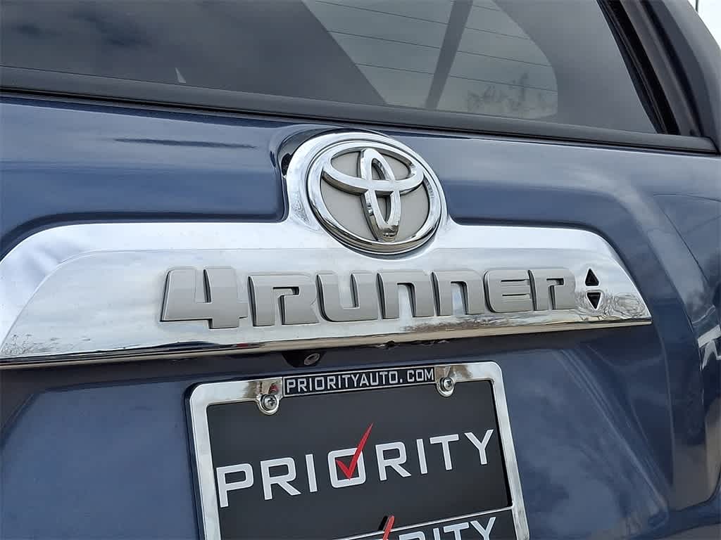 Thumbnail: 2013 Toyota 4Runner - 32