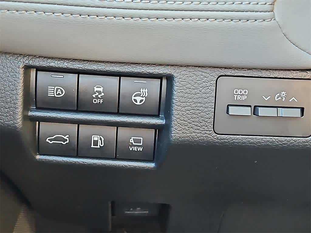 Thumbnail: 2020 Toyota Avalon - 25