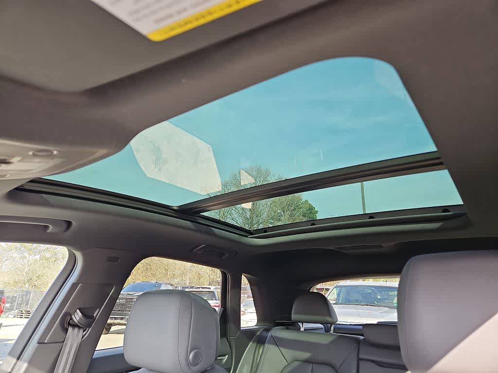 Thumbnail: 2024 Audi Q3 - 13